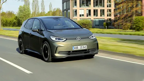 Volkswagen crede că mașinile electrice sunt viitorul, dar este pregătit să mențină viu motorul termic dacă există cerere