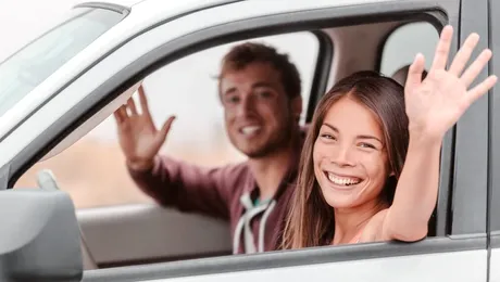 Ai voie să conduci autoturism cu 4 locuri dacă ai permis auto obținut la 16 ani?