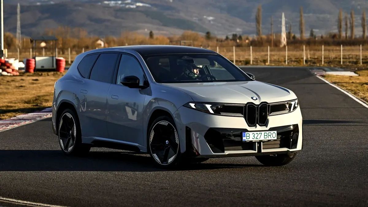 SUV-ul BMW iX3 primește modificări înainte de debutul oficial pe piața din China