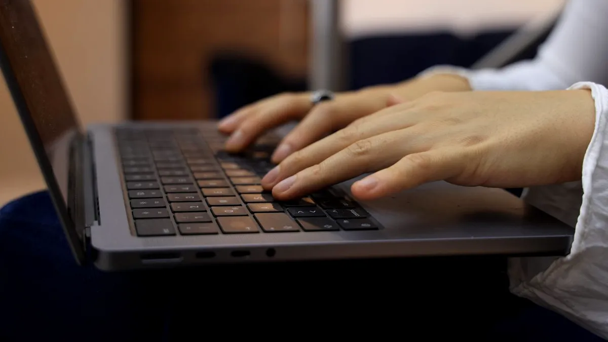 Ghid de seară liniștită: cum împaci sesiunile de cazino online cu restul vieții — CazinoTare.ro (P)