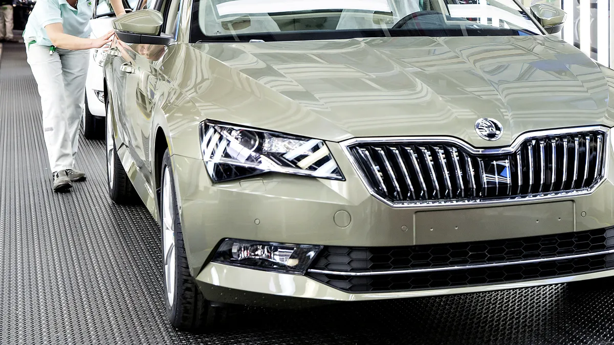 Skoda Superb cu numărul 500.000 a ieşit de pe linia de fabricaţie