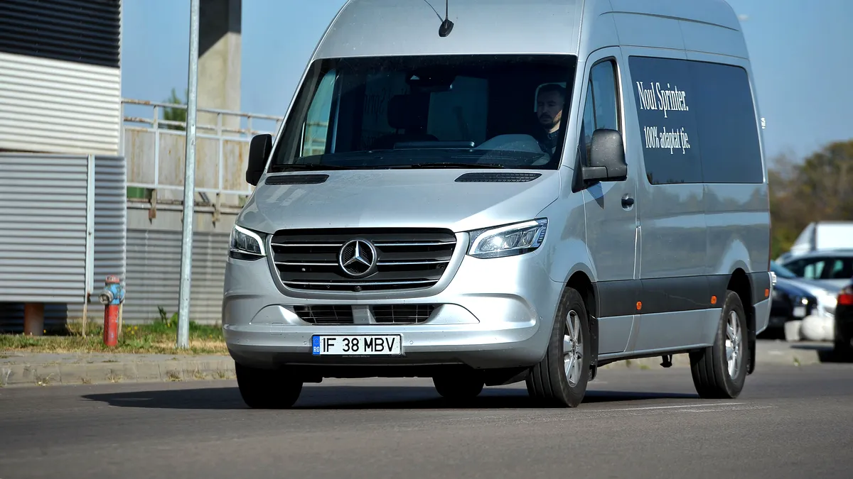 Test drive cu Mercedes-Benz Sprinter. Divizia comercială a constructorului german are un reprezentant de seamă - GALERIE FOTO