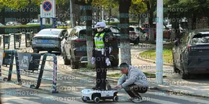 Video / Roboții polițiști au început să apară în intersecții. China testează viitorul traficului rutier
