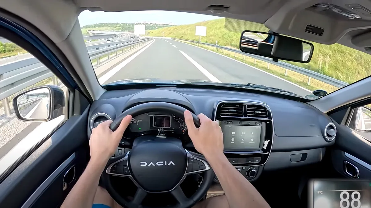 Care este viteza maximă pe care o poți atinge cu Dacia Spring? Test pe autostradă, în Germania - VIDEO