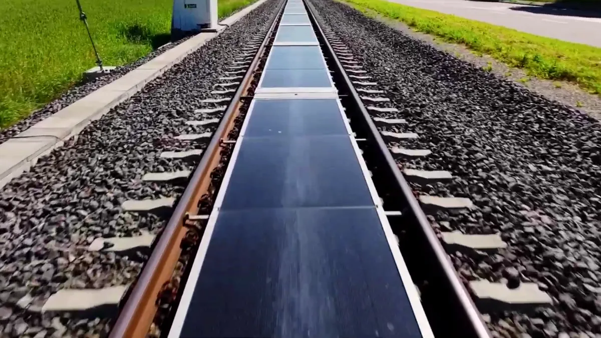 O companie elvețiană a transformat șinele de tren în surse de energie. Ideea care prinde tracțiune în tot mai multe țări