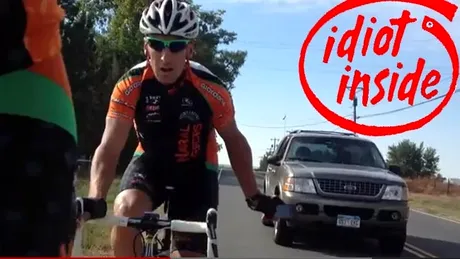 VIDEO: ce credeţi că voia nesimţitul din SUV de la biciclişti?