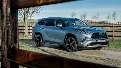 Rechemare în masă pentru Toyota în SUA. Peste 550.000 de SUV-uri au defecte cu reglajul scaunelor