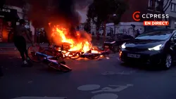 <span class='prepend'>Video |</span> Fanii echipei de fotbal PSG au devastat Parisul, după finala cu Arsenal. Biciclete și mașini au fost folosite de fanii parizienilor în luptele cu forțele de ordine