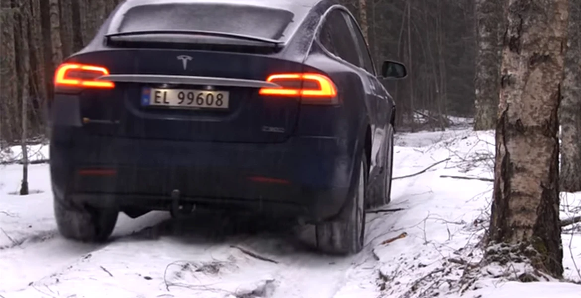 Cum se descurcă o Tesla Model X în off-road – VIDEO