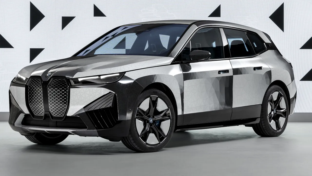 2022-BMW-iX-Flow-e-ink-1 