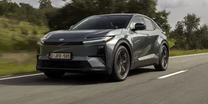 <span class='prepend'>Foto</span> | Toyota a prezentat noul C-HR+ electric. Autonomie de peste 600 de kilometri și baterie de până la 77 kWh