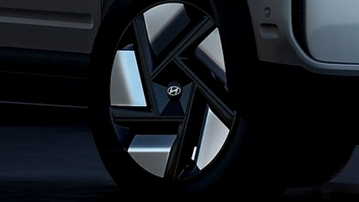 Primele imagini neoficiale cu Hyundai Tucson 2026. Va primi aceeași rețetă ca Santa Fe