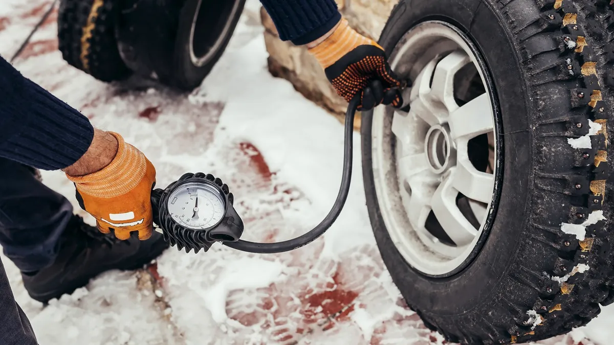 Cât aer trebuie să aibă anvelopele iarna? Află ce presiune este recomandată când temperaturile scad sub 0 grade