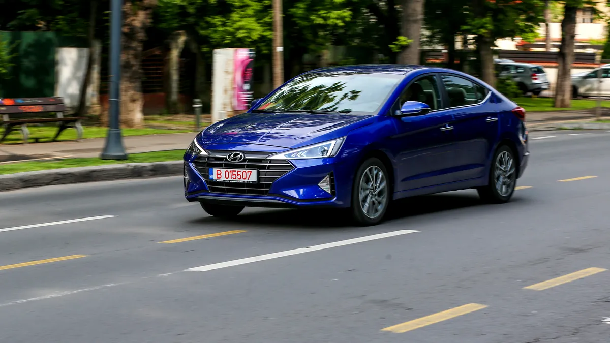 Test drive Hyundai Elantra 1.6 Exclusive - Un familist convins - GALERIE FOTO