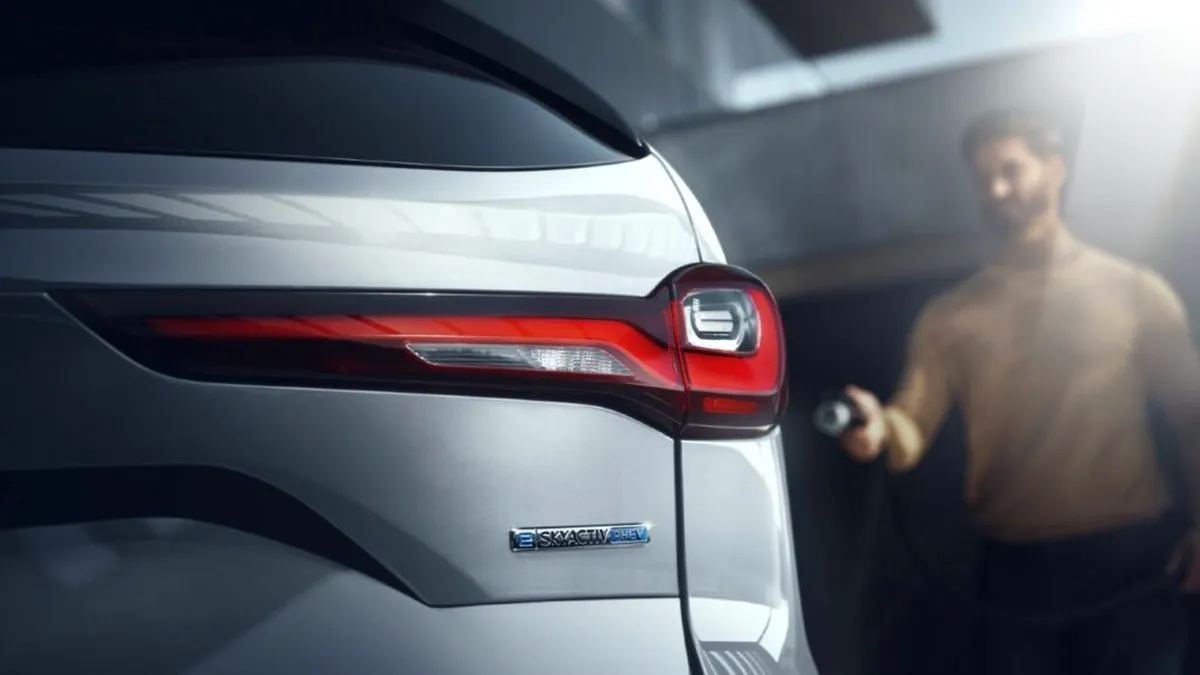 Mazda publică o nouă imagine teaser cu viitorul SUV CX-90