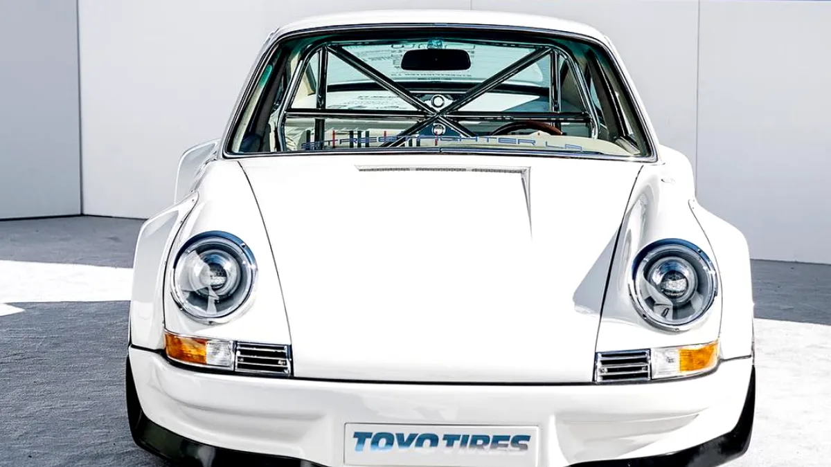 Un Porsche 911 primeşte motor electric de la Tesla cu 700 de CP - GALERIE FOTO