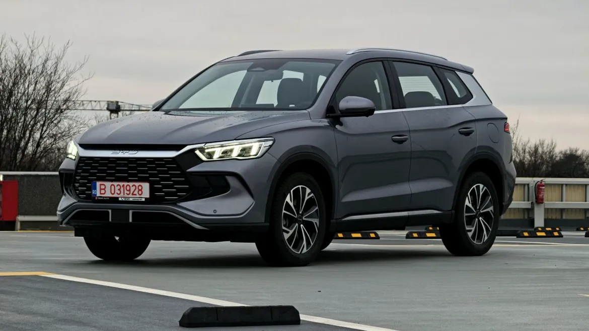 Video / BYD Sealion 5 DM-i vine cu autonomie de 1.016 km și preț de la 27.600 Euro. Rival pentru Ford Kuga