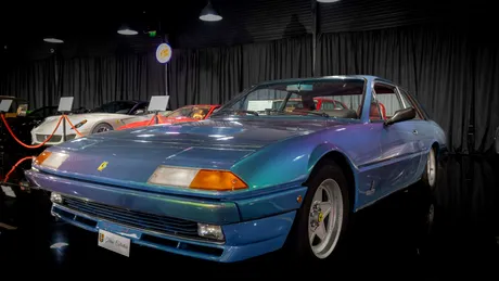 Un Ferrari 400i, care a aparținut familiei lui Boris Becker, în galeria Țiriac Collection