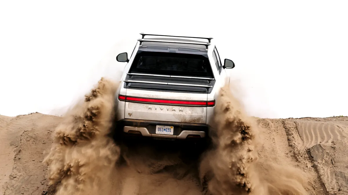Rivian recheamă în service 100.000 de mașini din cauza unei probleme bizare cu sistemul de camere