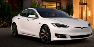 A cumpărat o Tesla second-hand pentru a face economie de carburant. După 3 zile a primit factura de reparații: 16.000$