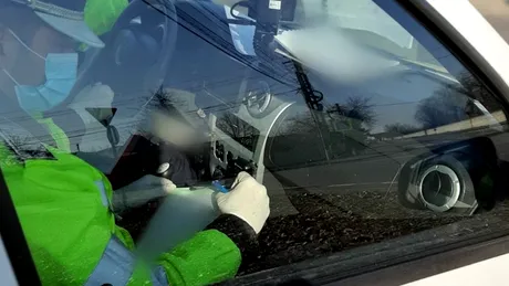 Un șofer a încercat să mituiască polițiștii. A pus 100 lei în portiera autospecialei