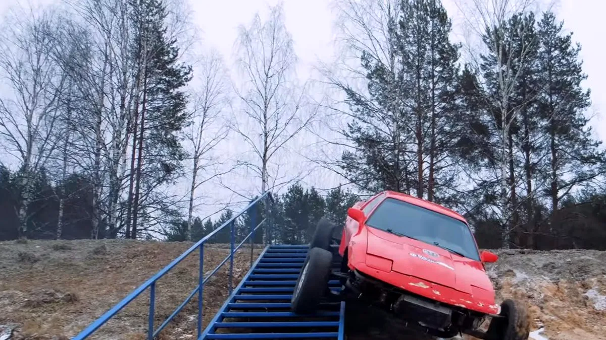 O Toyota Supra abandonată ajunge pe mâinile unui mecanic talentat. Rezultatul uimește pe toată lumea - VIDEO
