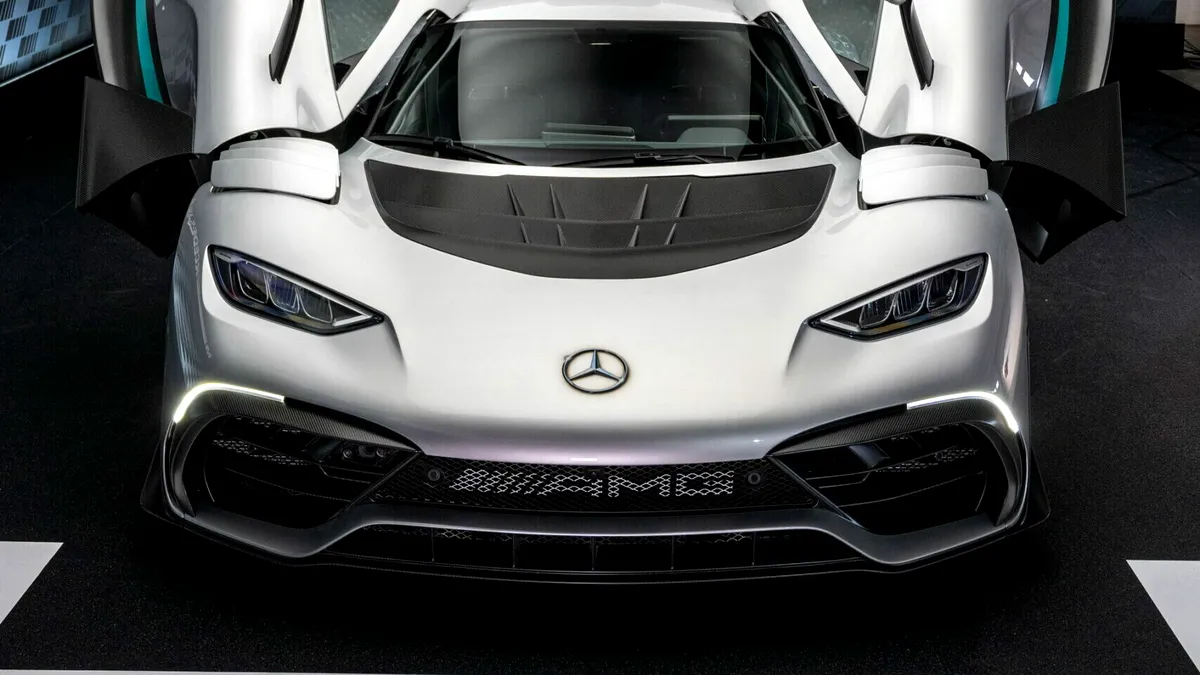 Mercedes-Benz a dezvăluit hypercar-ul AMG One. Propulsie hibridă de 1.063 CP derivată din cea folosită în F1