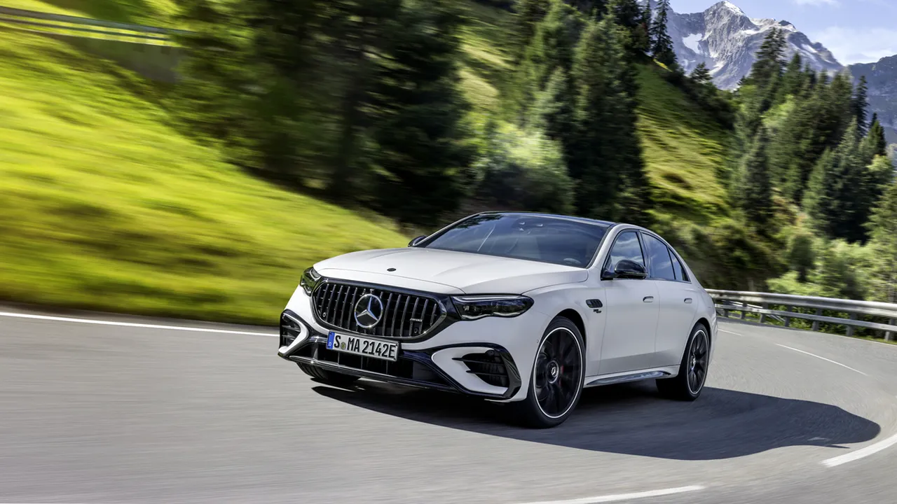 Performance und Effizienz in neuer Kombination der Mercedes-AMG E 53 HYBRID 4MATIC+Performance and efficiency in a new combination the Mercedes-AMG E 53 HYBRID 4MATIC+ 