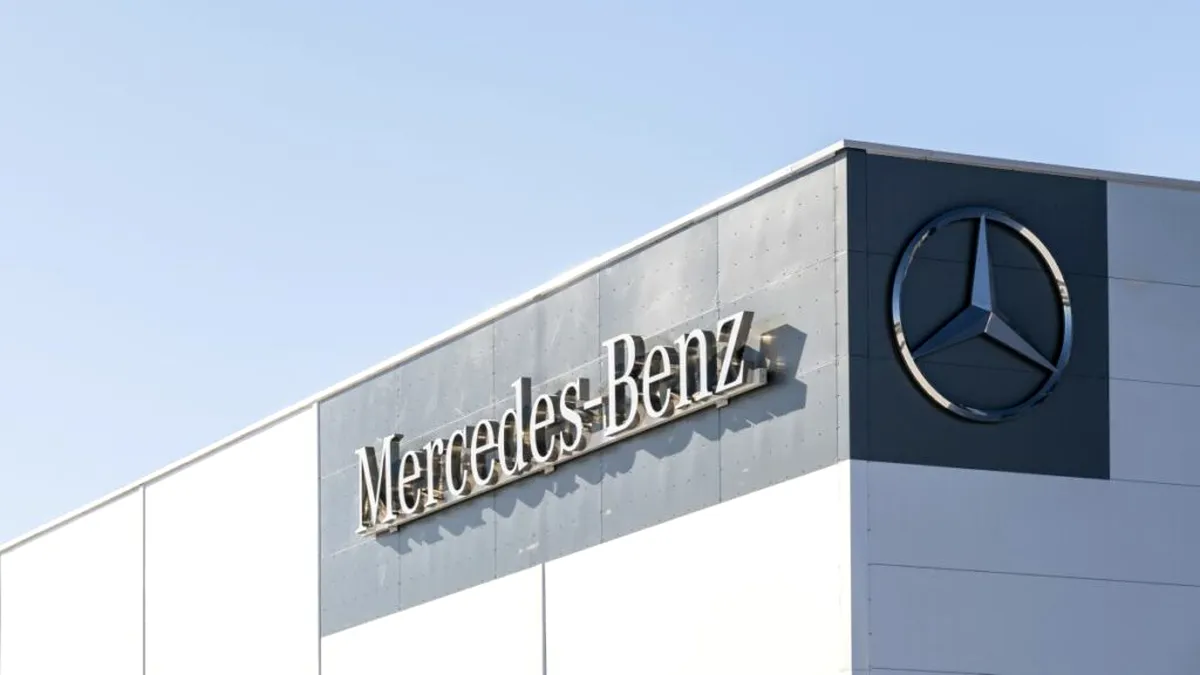 Mercedes-Benz a ajuns la un acord pentru vânzarea activelor din Rusia. Dar grupul german își păstrează opțiunea de răscumpărare