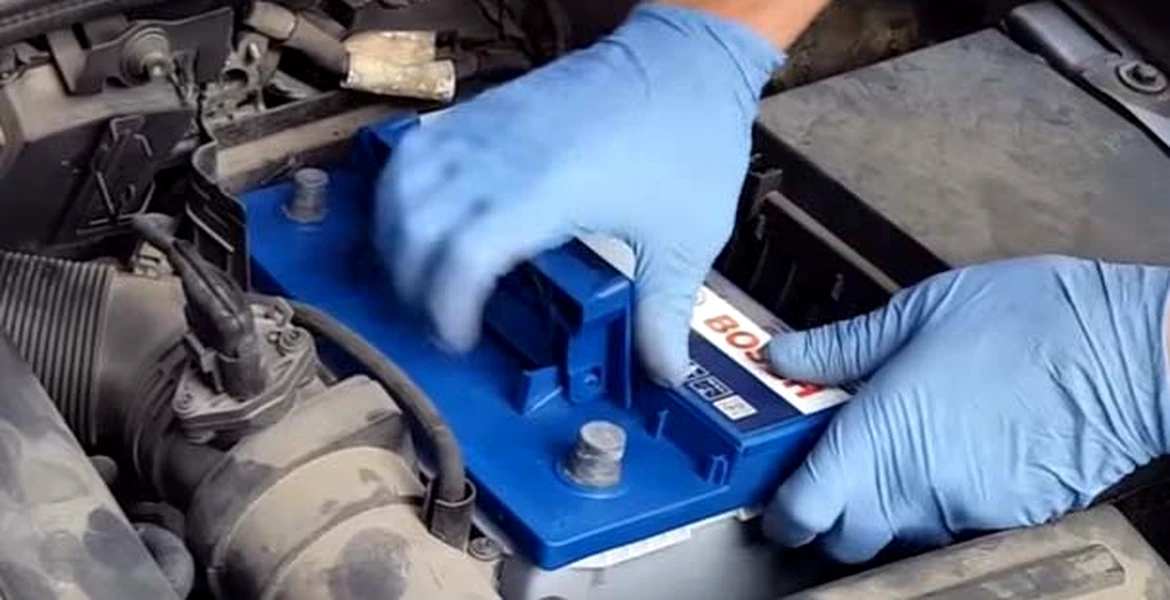 Cum să schimbi bateria la maşină în 12 paşi simpli – TUTORIAL VIDEO