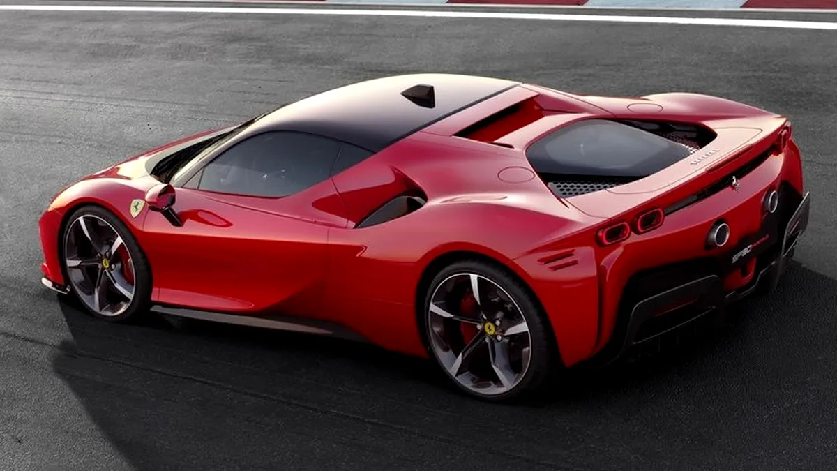 Cum arată încălțămintea sport Puma inspirată de Ferrari SF90 Stradale