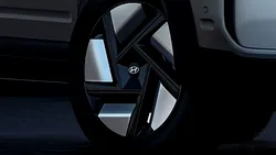 Primele imagini neoficiale cu Hyundai Tucson 2026. Va primi aceeași rețetă ca Santa Fe