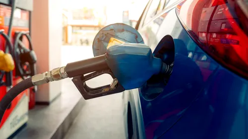 Ieftiniri la pompă înainte de Paște. Petrom a redus prețurile la motorină cu 35 de bani. Cine a crescut prețurile?