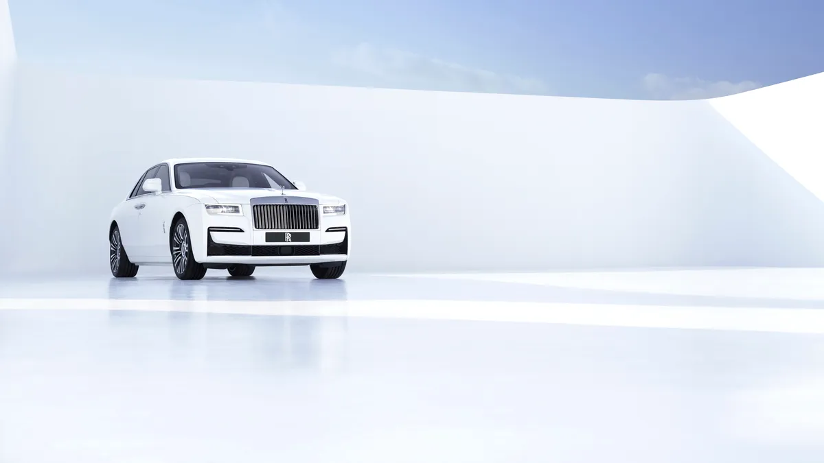 Noul Rolls-Royce Ghost - Lux minimalist și tehnologie din viitor