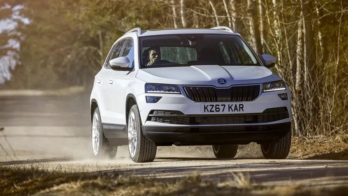 Totul despre noul SUV compact Skoda Karoq. Preţuri şi GALERIE FOTO