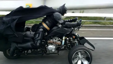 VIDEO: Batman există în realitate! Şi are şi Batmobil!