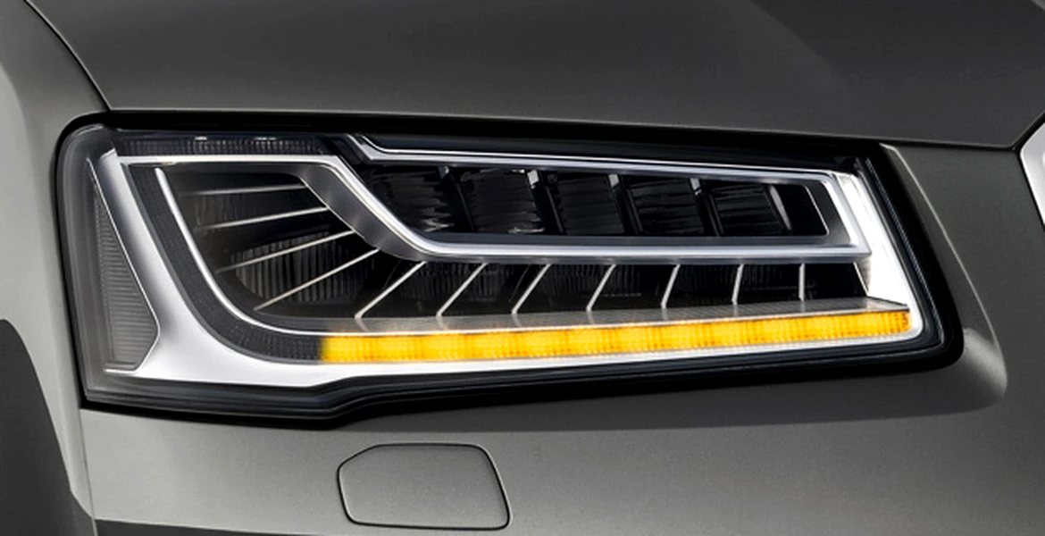 Audi prezintă noua tehnologie a farurilor Matrix LED de pe A8 şi S8