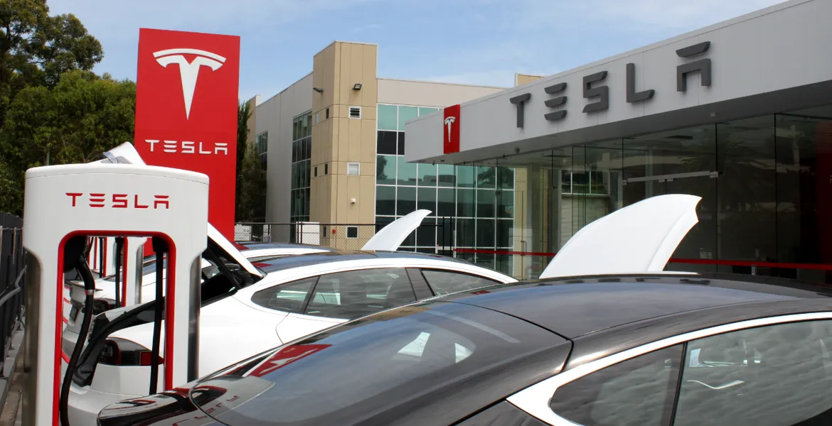 Se deschide un showroom Tesla în Cluj. Ce planuri are compania americană