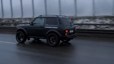 Lada Niva a ”mâncat” un BMW. Rezultatul este un SUV de lux - VIDEO