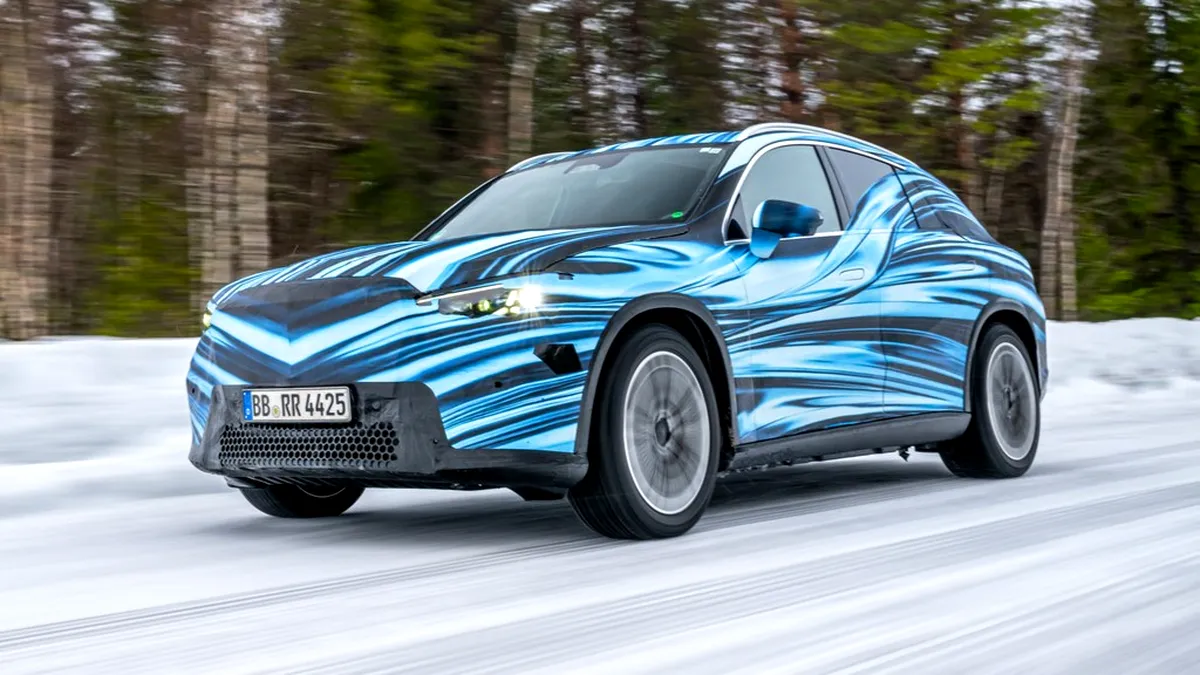 Mercedes-Benz a publicat primele imagini cu prototipurile viitorului GLC electric - GALERIE FOTO