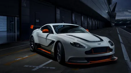 Aston Martin Vantage GT12 transformă şoselele în circuite