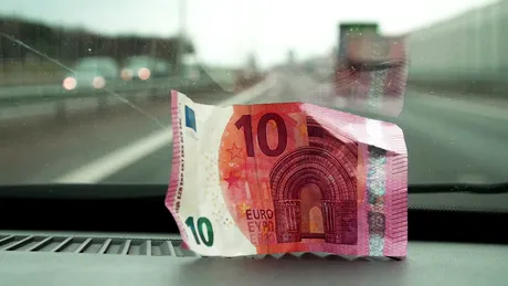 Ţeapa care-i face pe români să fugă până şi de bani