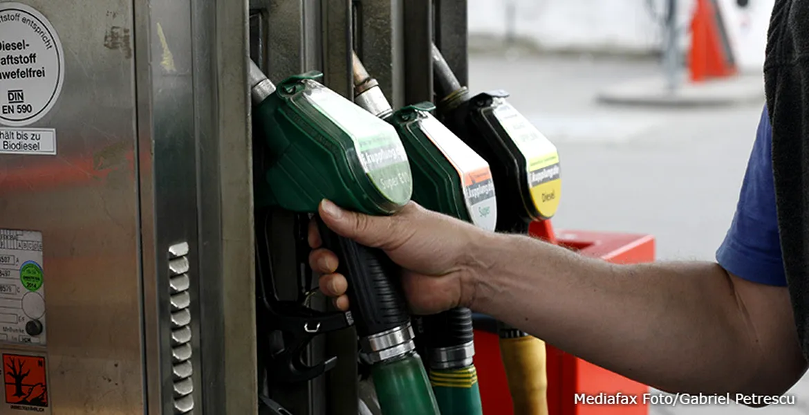Introducerea accizei la carburant a fost amânată cu trei luni