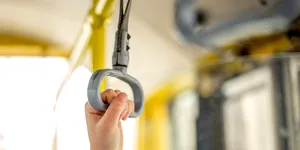 Transportul public din Arad înregistrează vânzări record după introducerea biletului de 1 leu pe zi