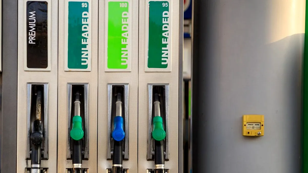 Merită să plătești mai mult pe carburanții premium?
