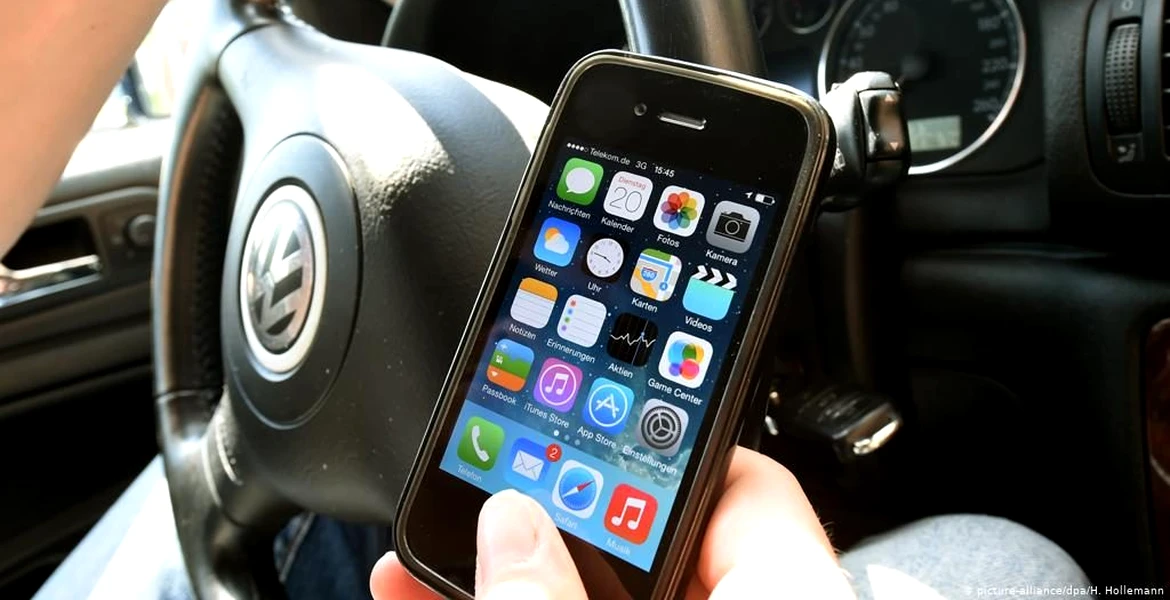 Amenzi uriaşe pentru folosirea telefonului la volan, începând din 12 octombrie