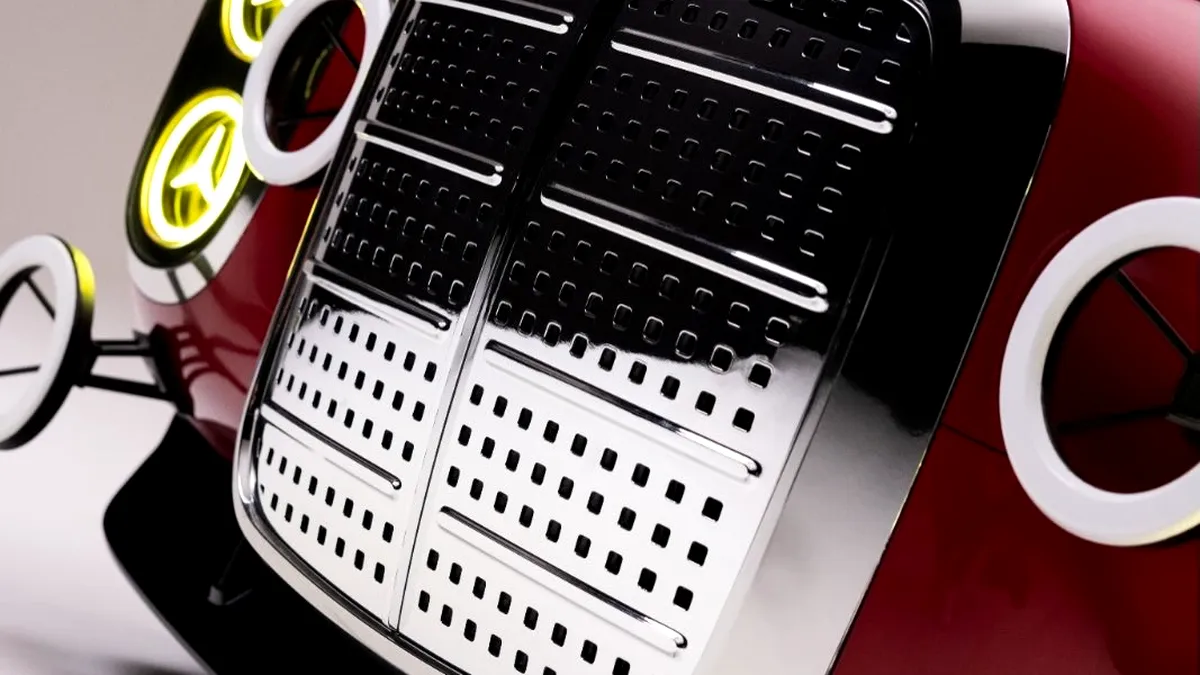 Foto | Fostul designer Mercedes a prezentat viziunea sa despre „Porcul Roșu”. Conceptul, bazat pe un Mercedes-AMG din 1971