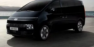 Hyundai Staria a primit un facelift. Schimbări discrete, dar un plus de confort și tehnologie
