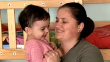 Abandonat în maternitate, un bebeluș a fost adoptat de o familie din Sibiu, care mai are 5 copii: „Doar când este sărăcie vezi cu adevărat ajutorul lui Dumnezeu”