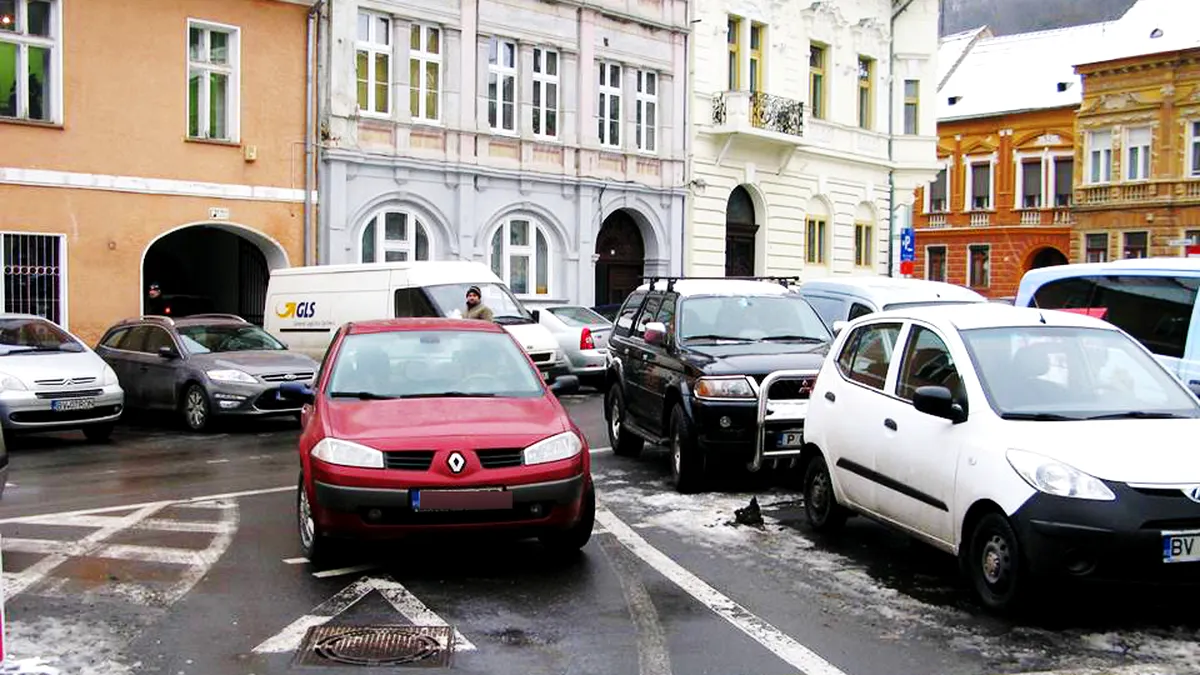 Un prezervativ face cât 1000 de cuvinte. Noua metodă testată care-i lecuieşte pe ŞOFERI de parcări aiurea. Omul a rămas fără reacţie când s-a întors la maşină